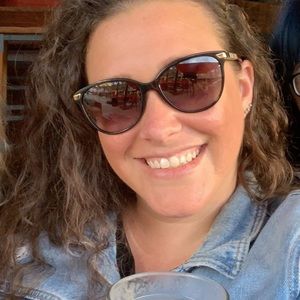 Meet your Posher, Dayna